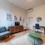 Guesthost - Lungotevere And Bright Lejlighed Rom